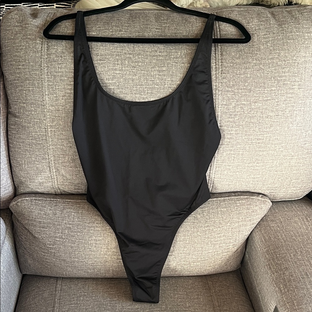 SKIMS Scoop Neck One-Piece Swimsuit Size L NWOT